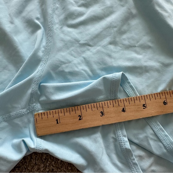 Lilly Pulitzer Luxletic Women’s Shorts XL Light Blue Activewear Nylon Spandex - Picture 7 of 8